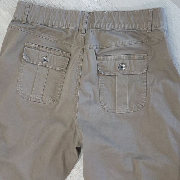 EST 1946 Beown cargo cotton-spandex capris. Front, leg, back pockets sz12 - Picture 9 of 9